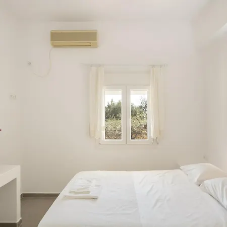 Andriana's 1 - Cycladic With Garden , Paros 公寓